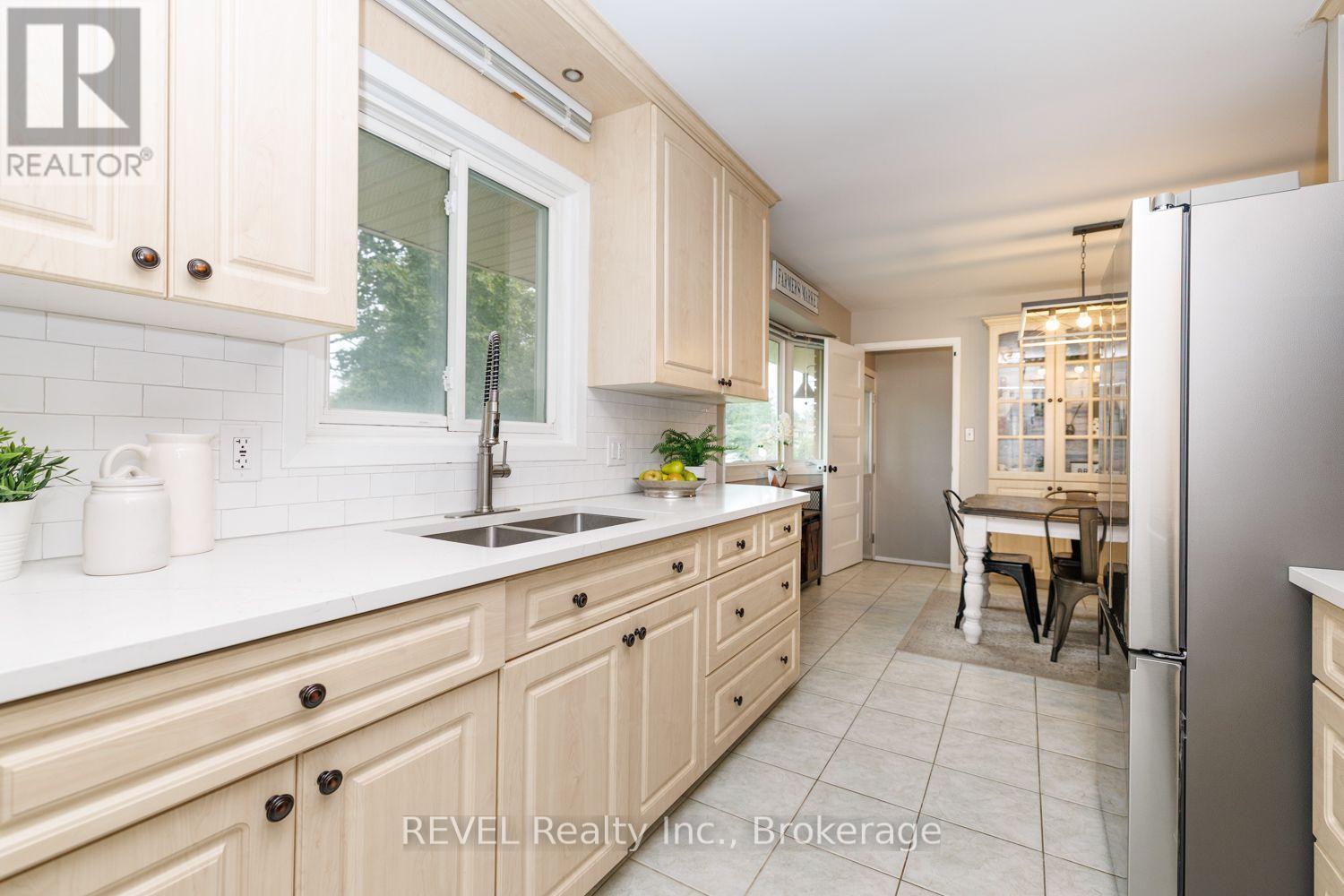 70 CHAMPLAIN AVENUE - Image 8