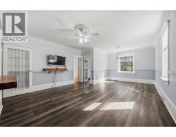 Living room - 14 Gore Street, Lambton Shores, ON N0N1J0 Photo 10