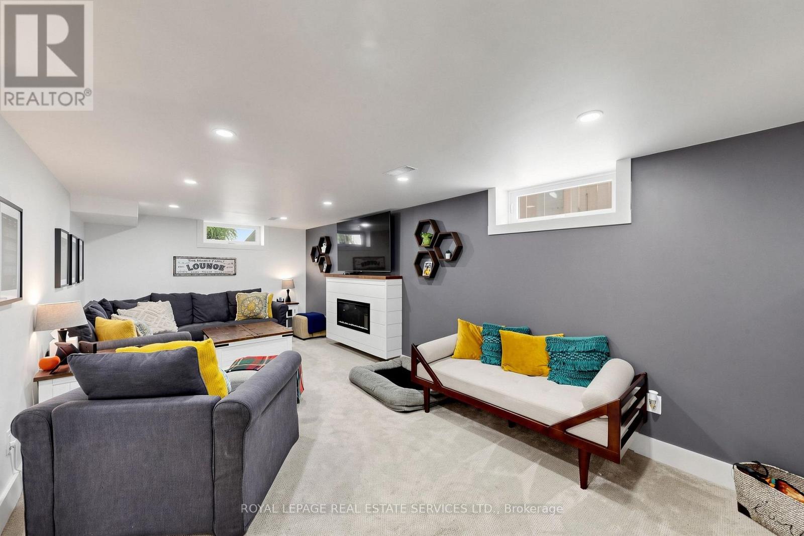83 DELMAR DRIVE - 27