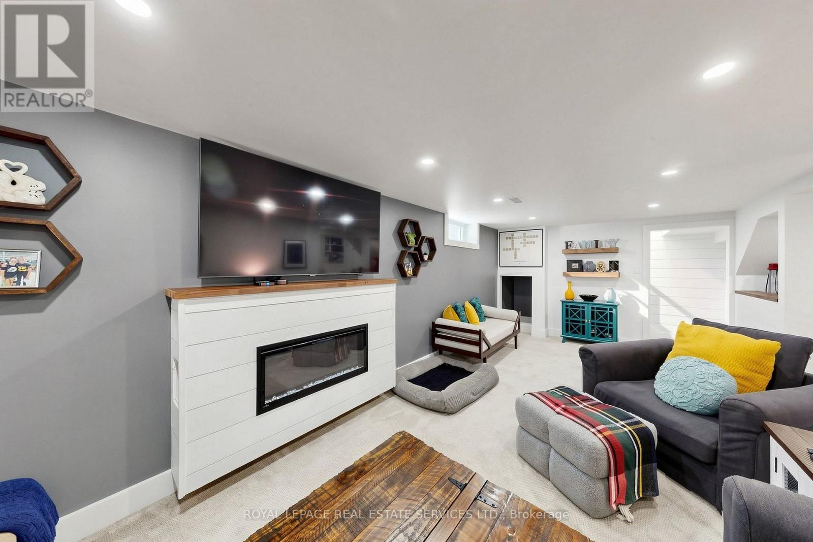 83 DELMAR DRIVE - 31