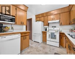 919 Holdsworth Crescent, Moose Jaw, SK S6H6T8 Photo 18