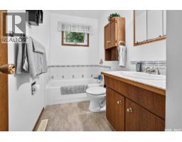 919 Holdsworth Crescent, Moose Jaw, SK S6H6T8 Photo 26