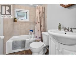 919 Holdsworth Crescent, Moose Jaw, SK S6H6T8 Photo 40