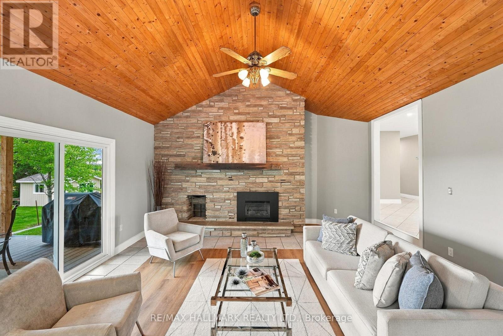 166 HILLCREST DRIVE - 9