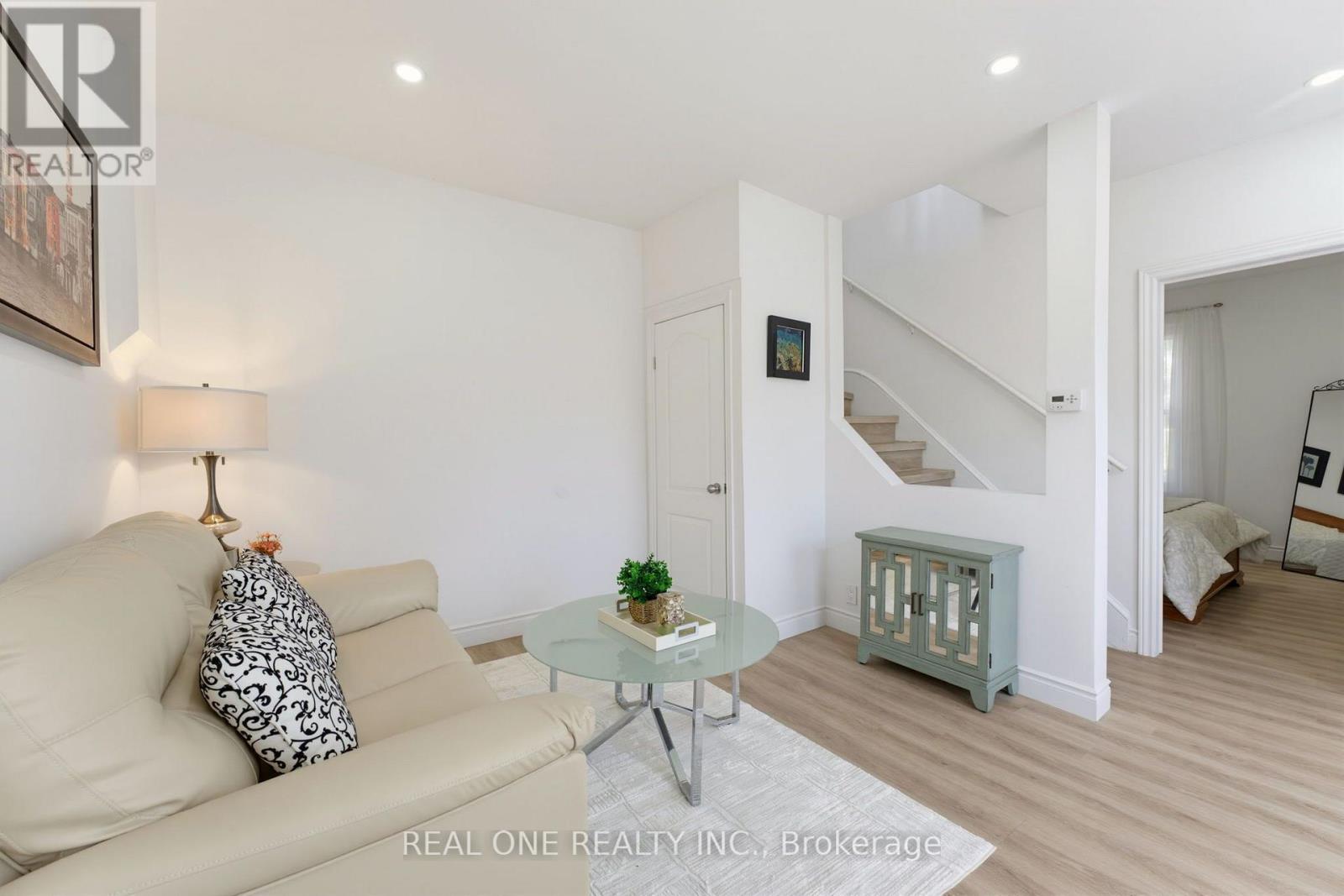 27 GILKISON STREET, Brantford — photo 6
