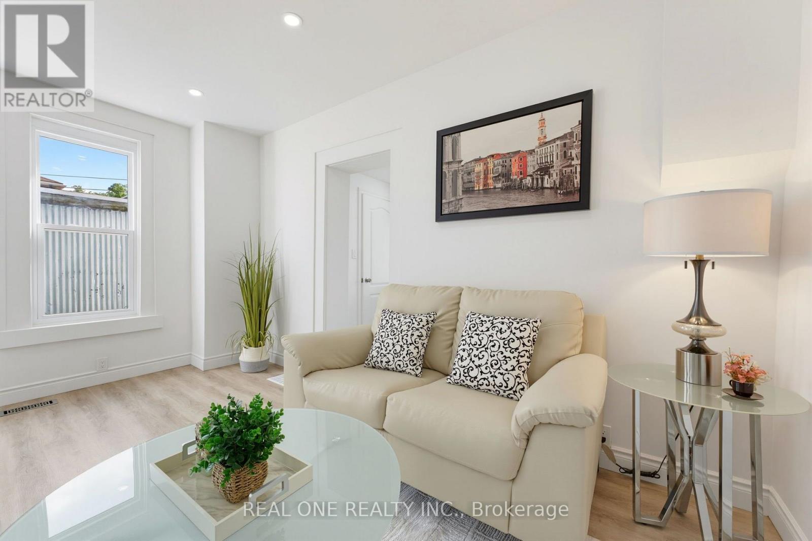 27 GILKISON STREET, Brantford — photo 7