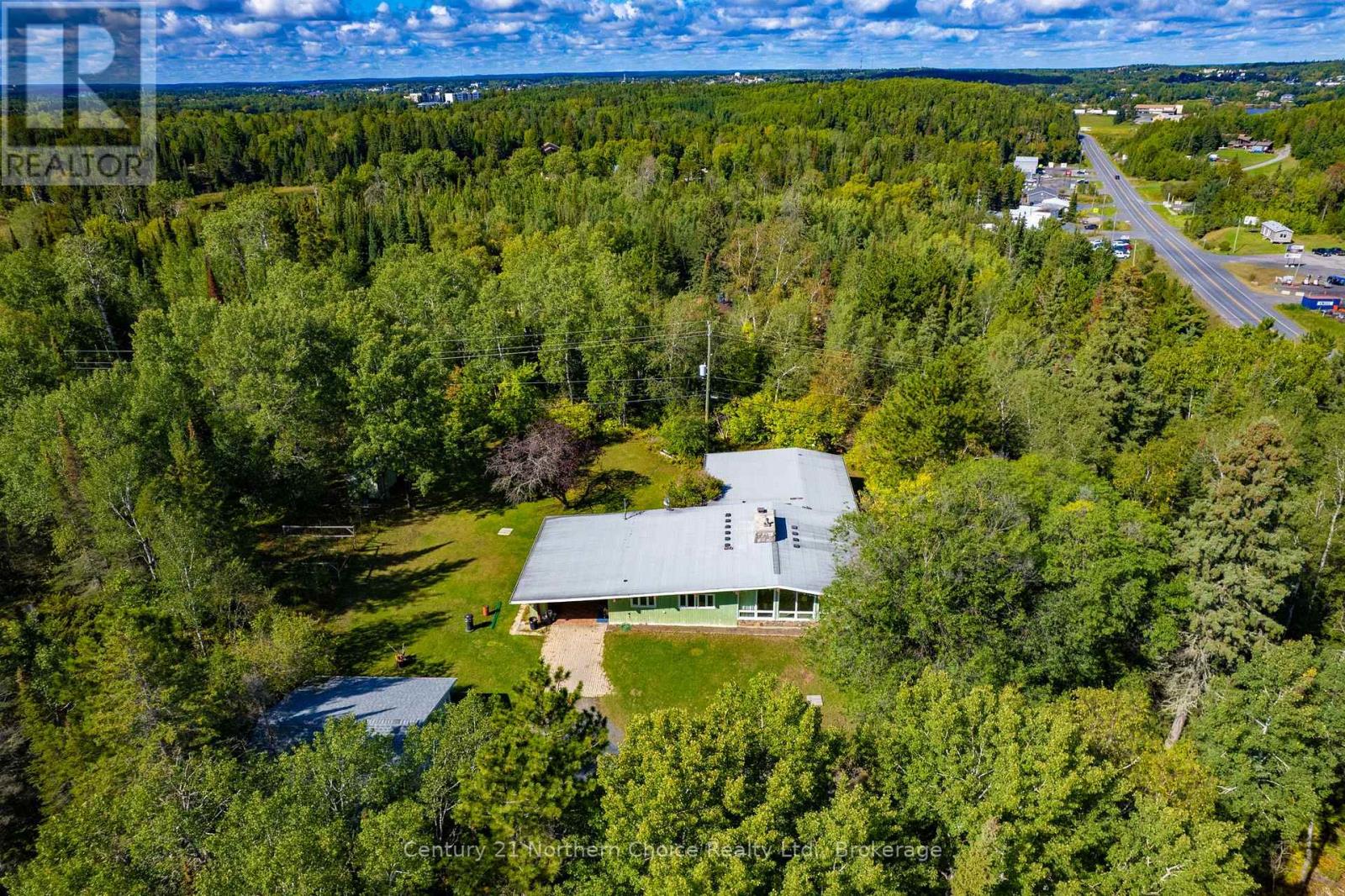 15 PARMETER ROAD - Image 39