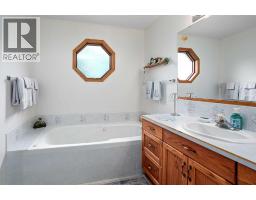 3pc Bathroom - 5305 66 Street, Camrose, AB T4V4M2 Photo 13