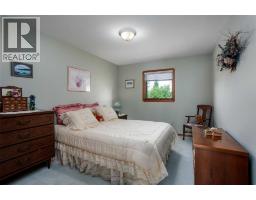 Living room - 5305 66 Street, Camrose, AB T4V4M2 Photo 8