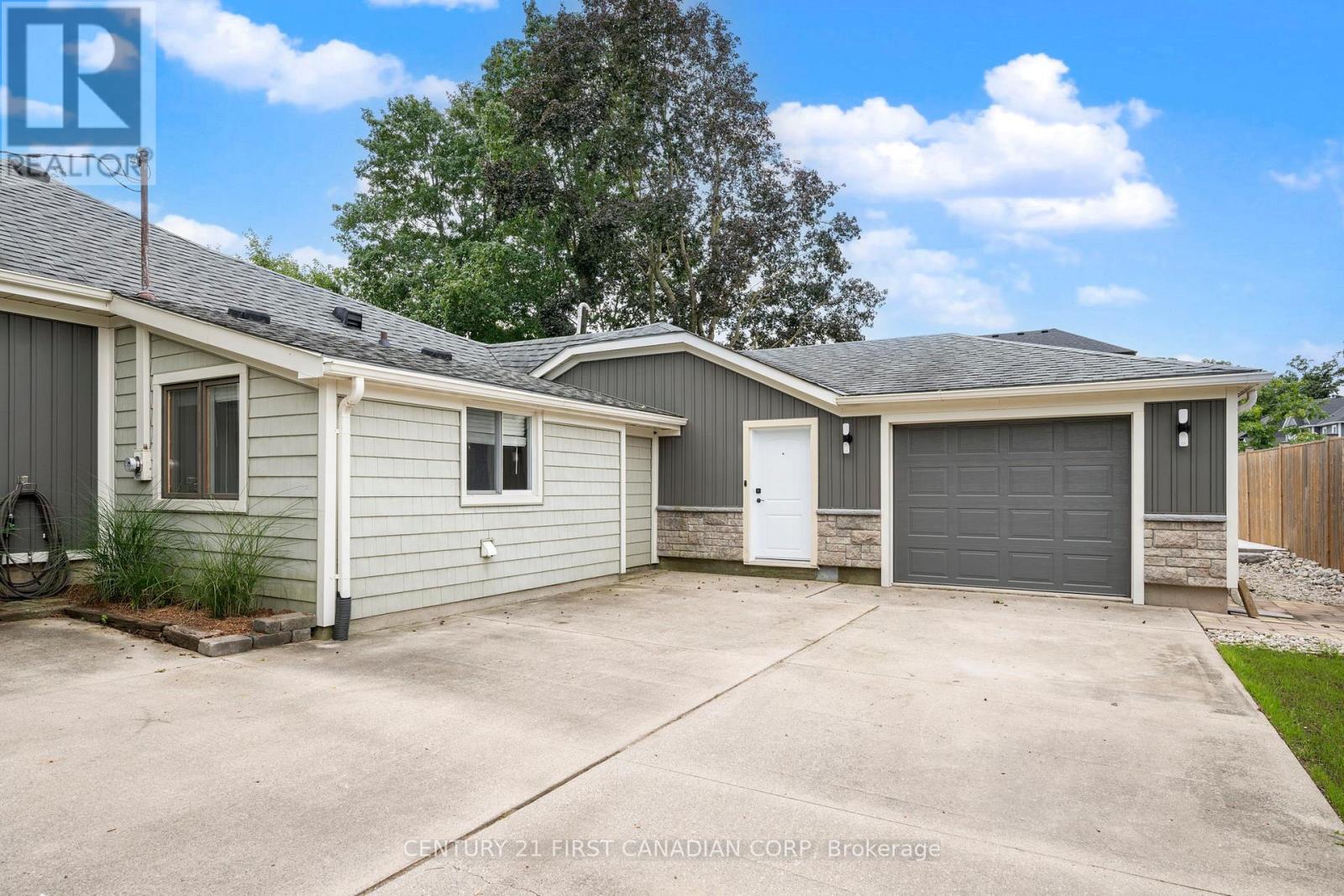 22697 ADELAIDE ROAD, Strathroy-Caradoc (Mount Brydges) — photo 4