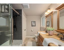 22697 Adelaide Road, Strathroy Caradoc, ON N0L1W0 Photo 15