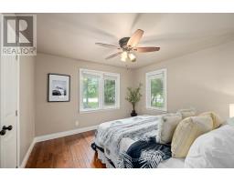 22697 Adelaide Road, Strathroy Caradoc, ON N0L1W0 Photo 18