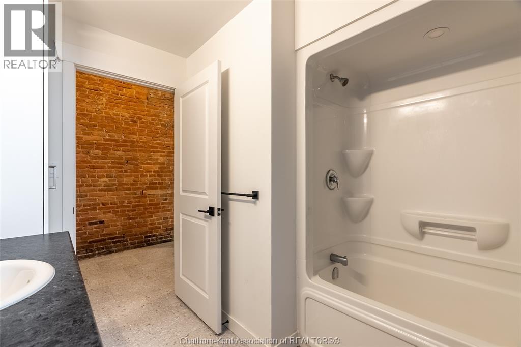 164 King STREET West Unit# 201, Chatham — photo 11