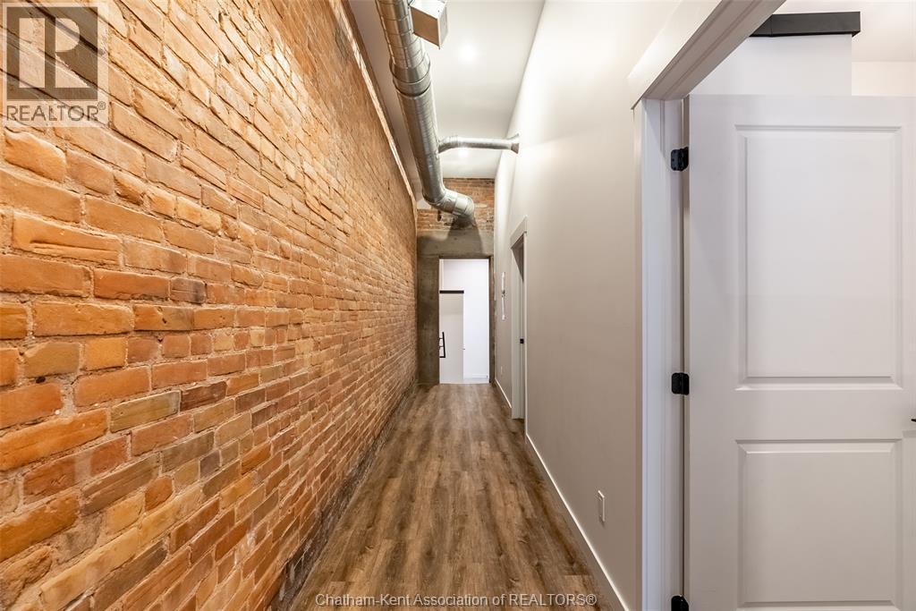 164 King Street West — photo 16