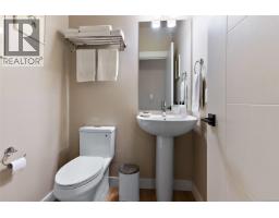 8 West Park Pl, View Royal, BC V9B3R9 Photo 14