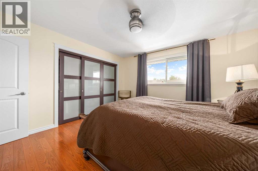 828 6 Street SE - 14