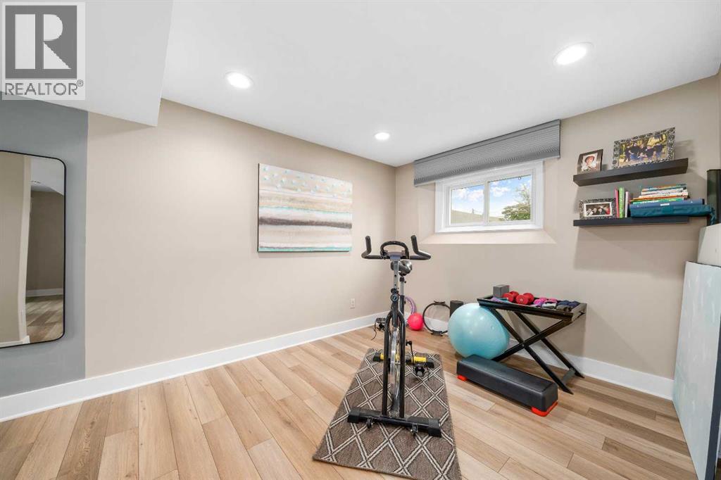 828 6 Street SE - 21