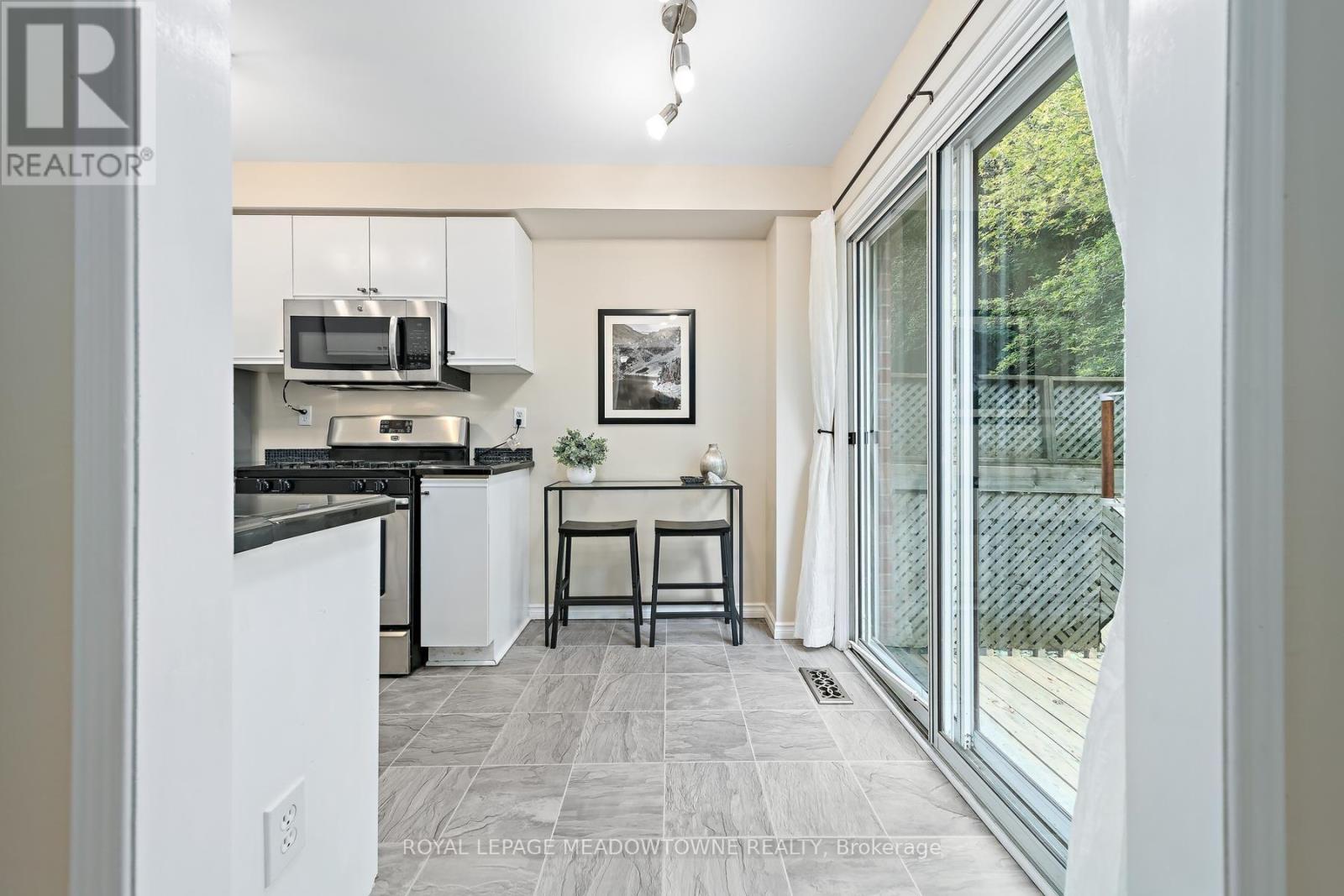 #174 28 MAPLE AVENUE - 14
