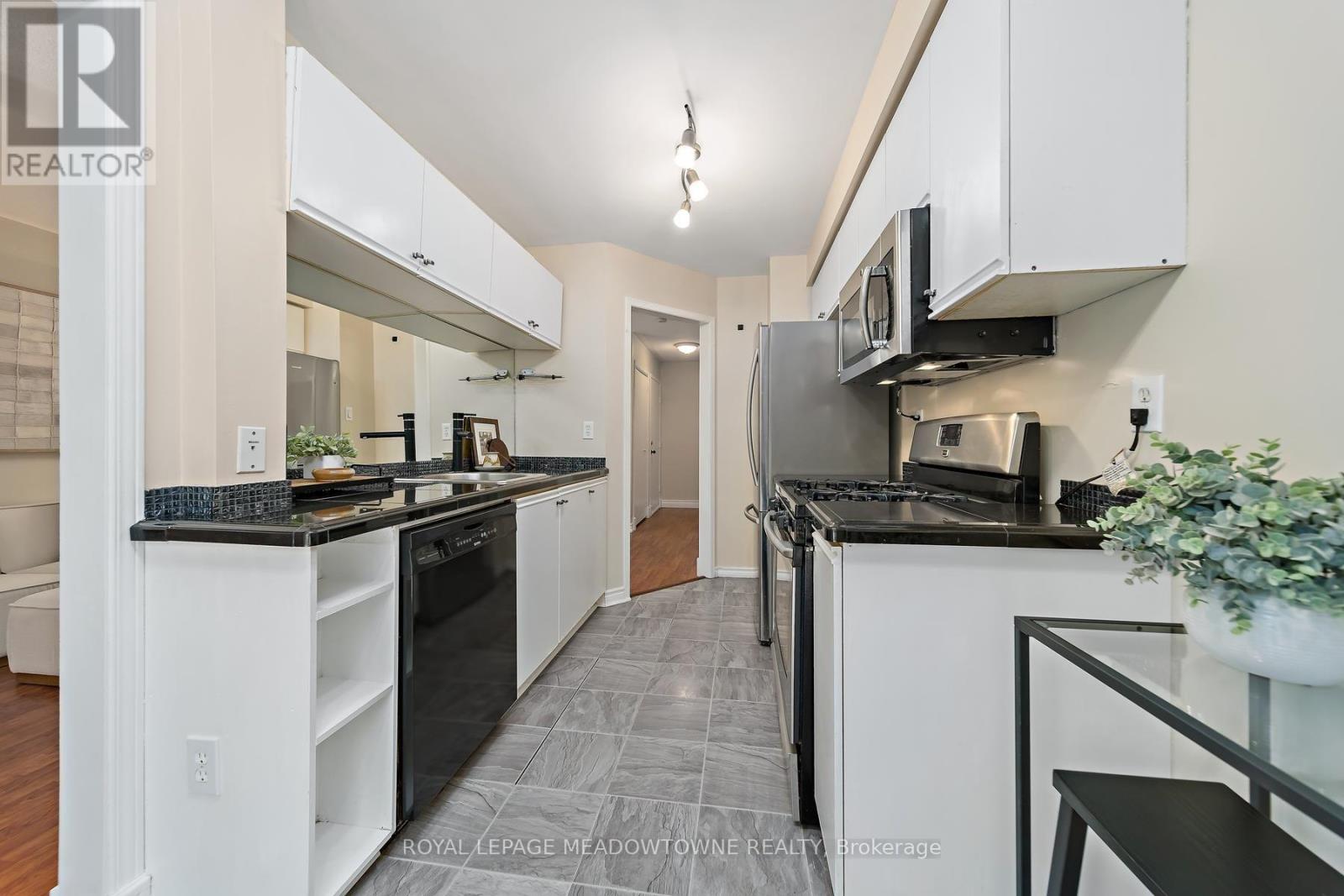 #174 28 MAPLE AVENUE - 16