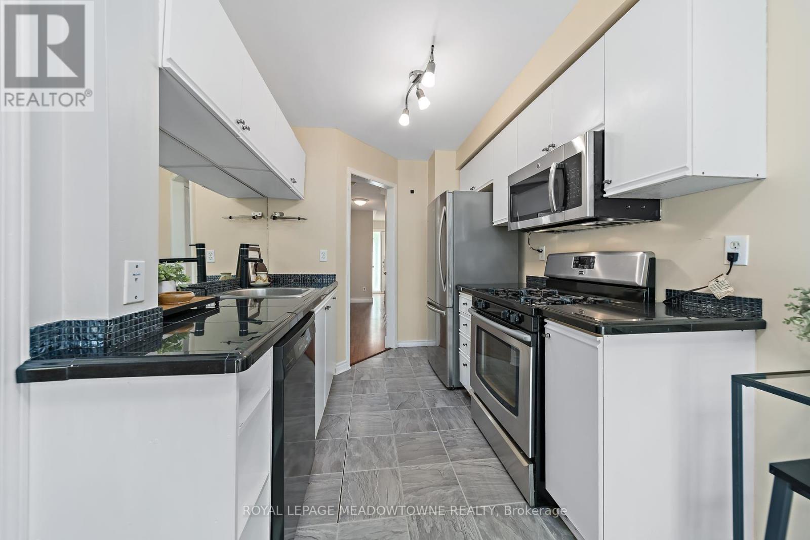 #174 28 MAPLE AVENUE - 17