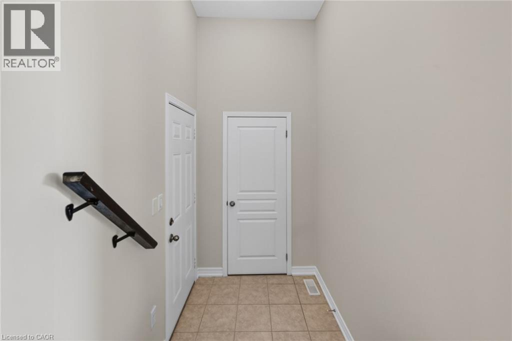 165 LORMONT Boulevard, Stoney Creek — photo 9