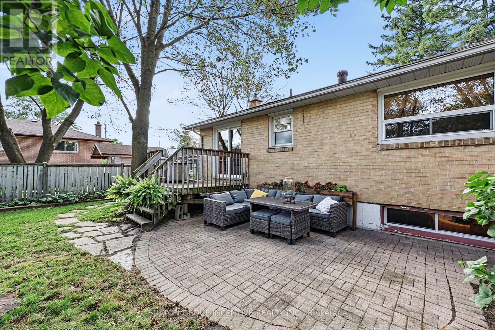 163 GROVE STREET E - Image 36