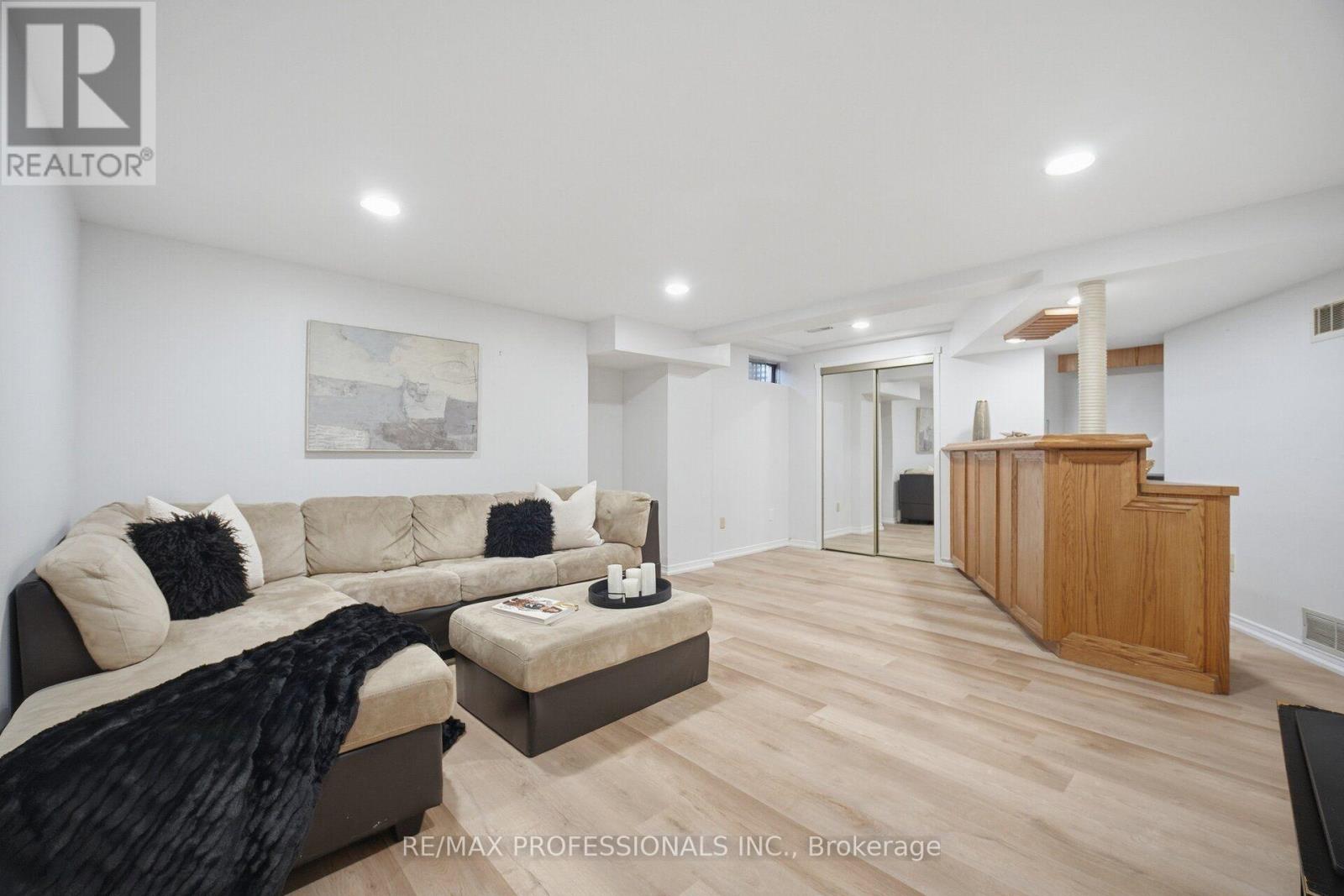 #140 3050 ORLEANS ROAD - 37