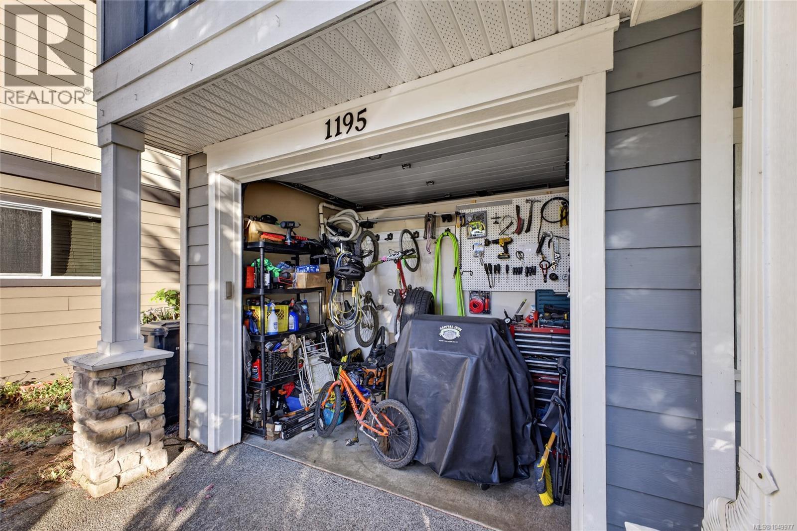1195 Parkdale Creek Gdns - Image 42