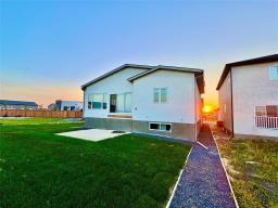 74 Red Pine Drive, West St Paul, MB R4A0E9 Photo 24