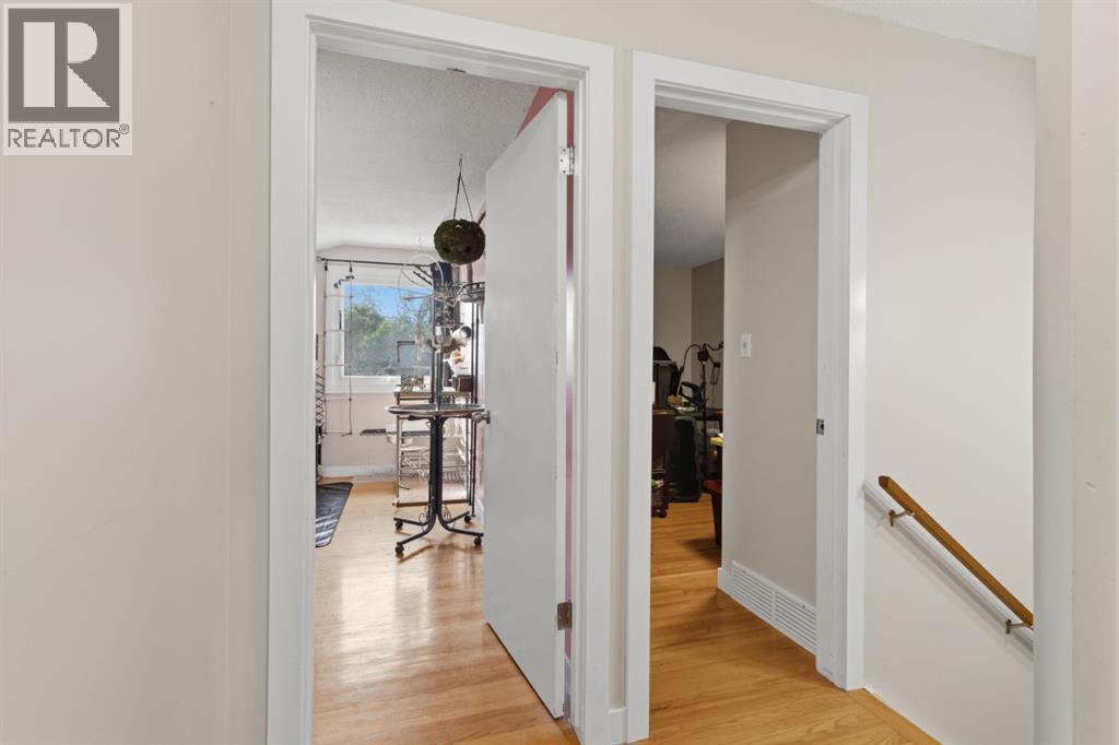 3103 41 Street SW - 16