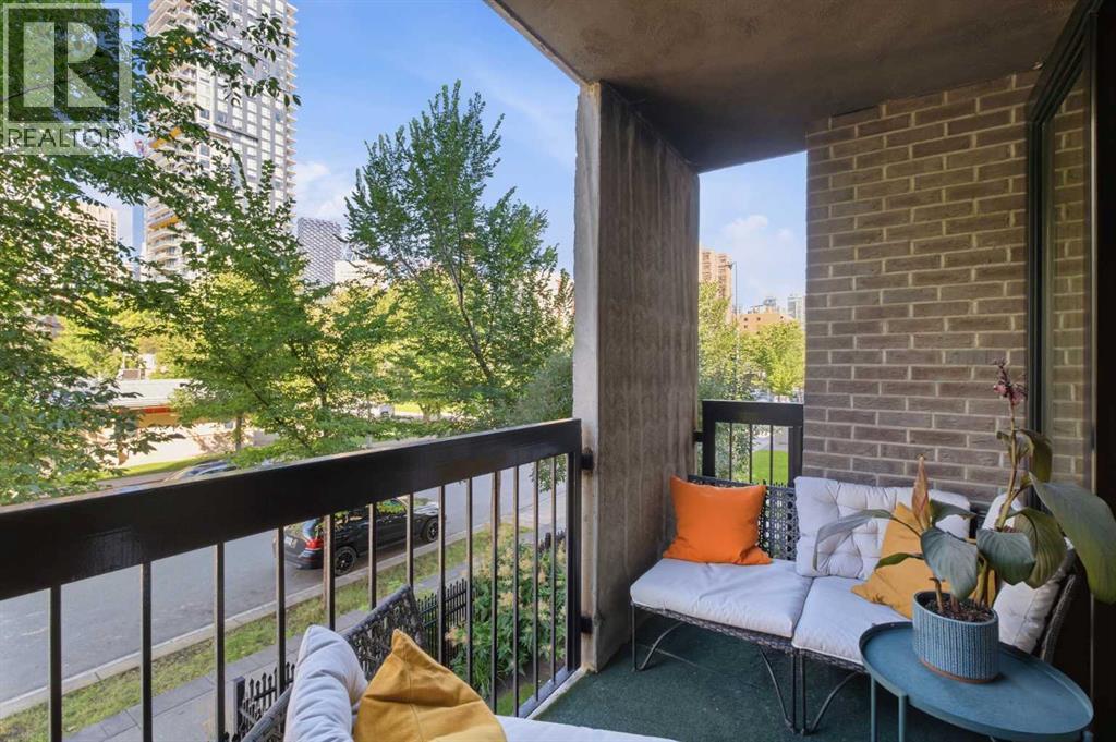 #203 323 13 Avenue SW - 38