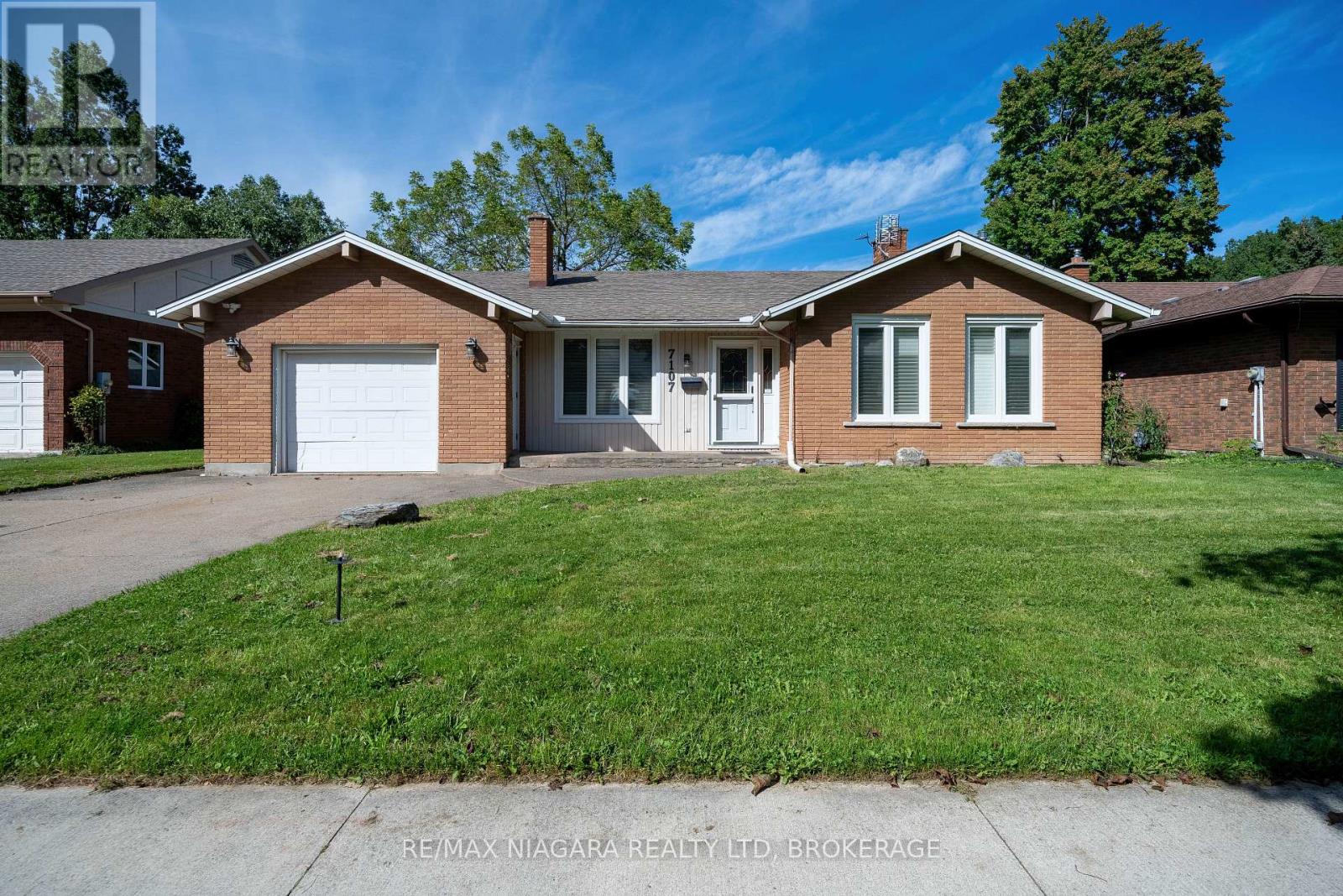 7107 WOODGATE STREET, Niagara Falls (Casey)