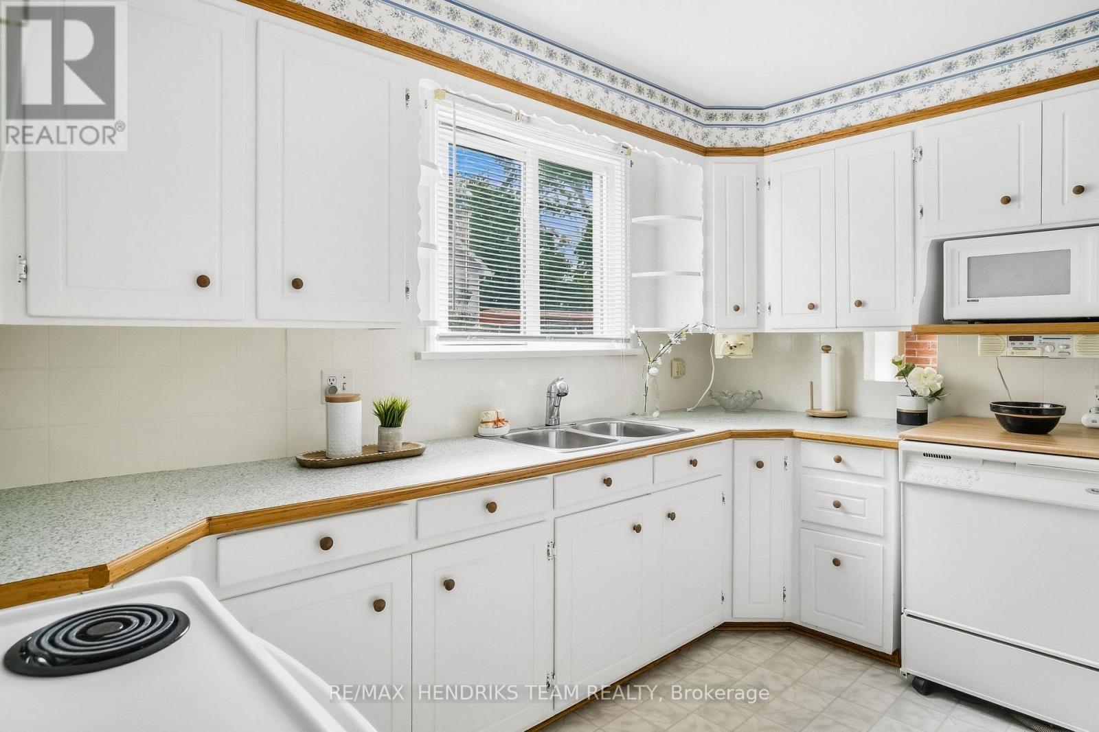 4503 LINCOLN AVENUE, Lincoln (Beamsville) — photo 11