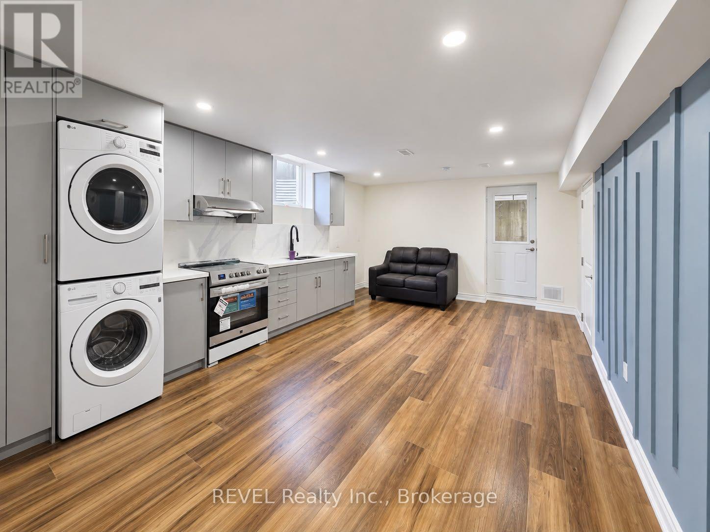 LOWER - 15 IRONWOOD COURT, Thorold (Confederation Heights)