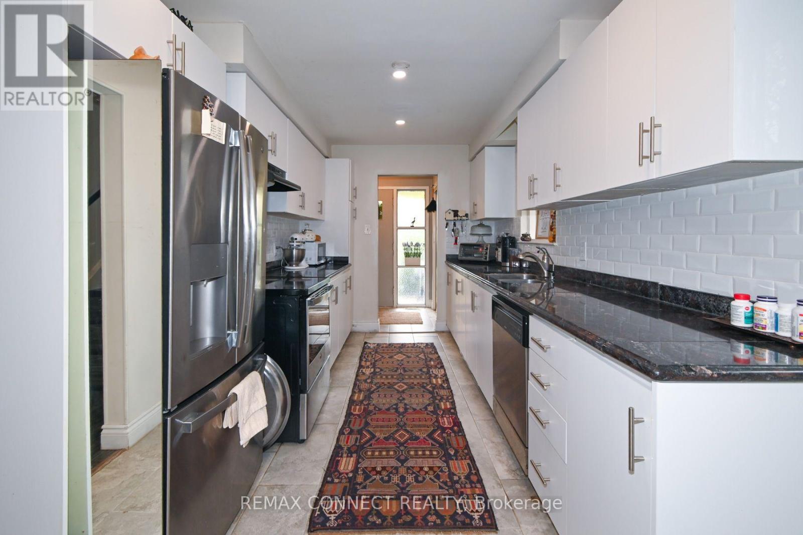 24 LALTON PLACE - 10