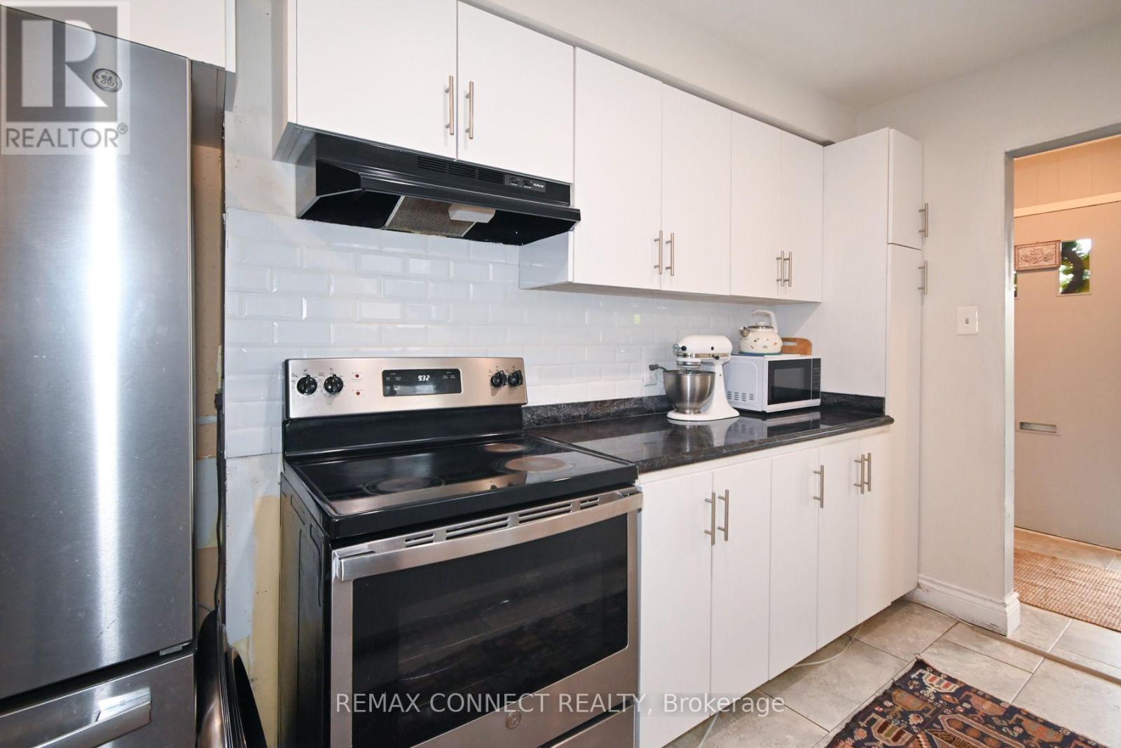 24 LALTON PLACE - 11