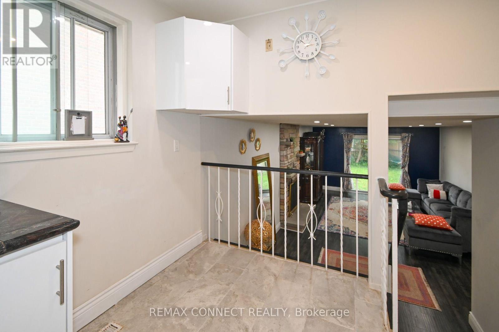 24 LALTON PLACE - 13