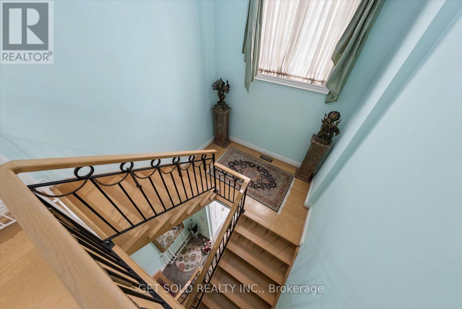 46 WIMPOLE DRIVE - 24