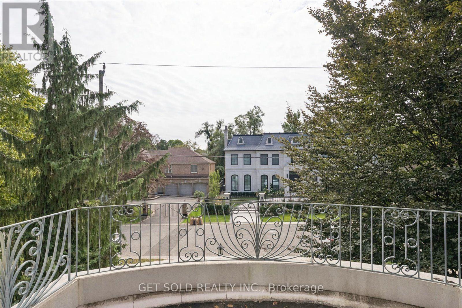 46 WIMPOLE DRIVE - 28