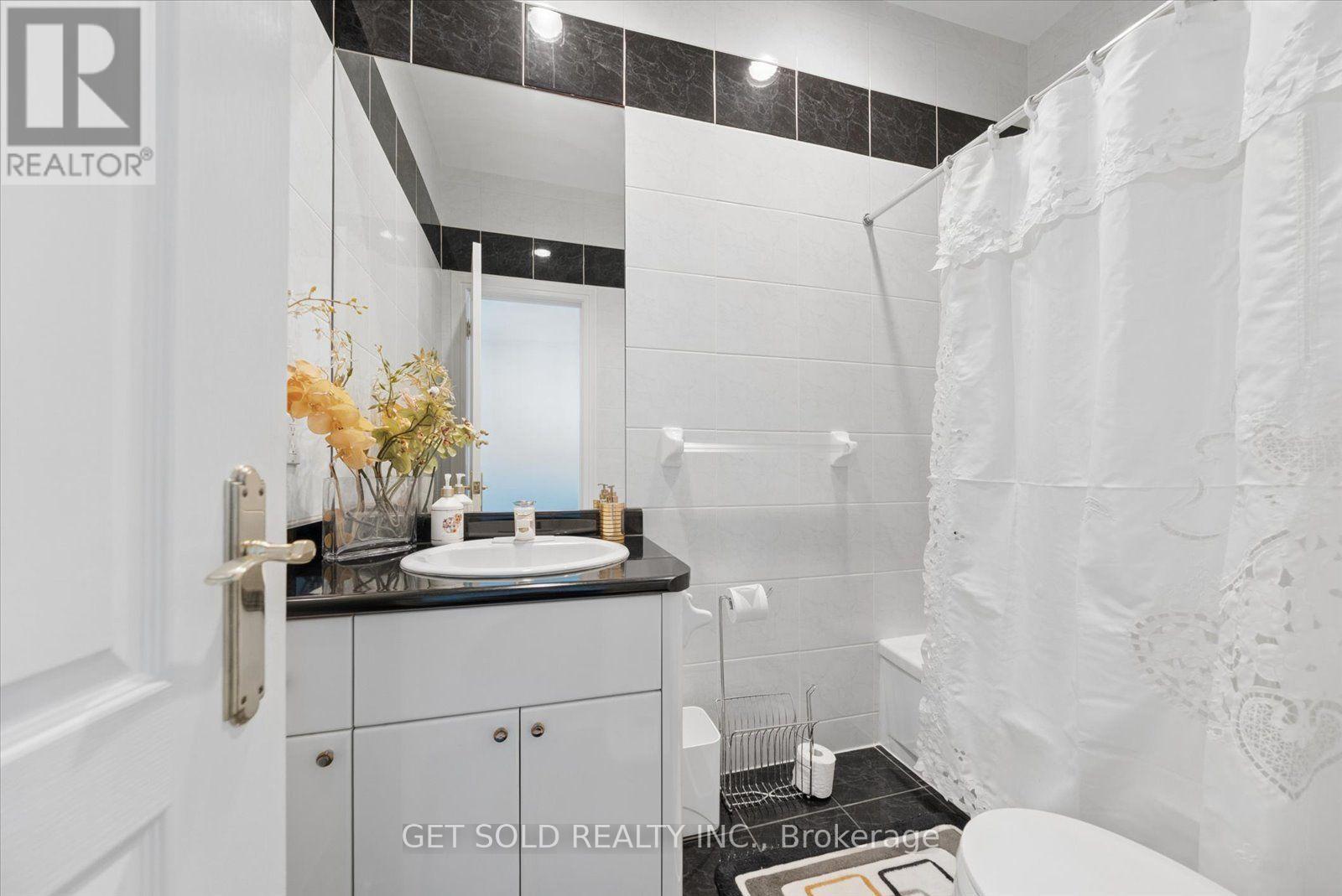 46 WIMPOLE DRIVE - 34