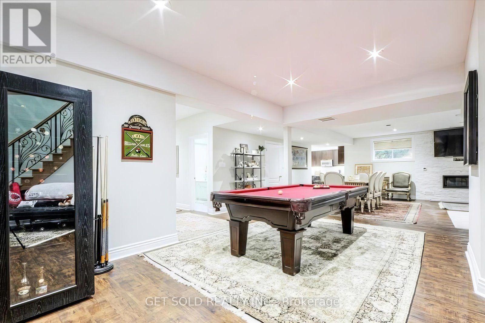 46 WIMPOLE DRIVE - 37