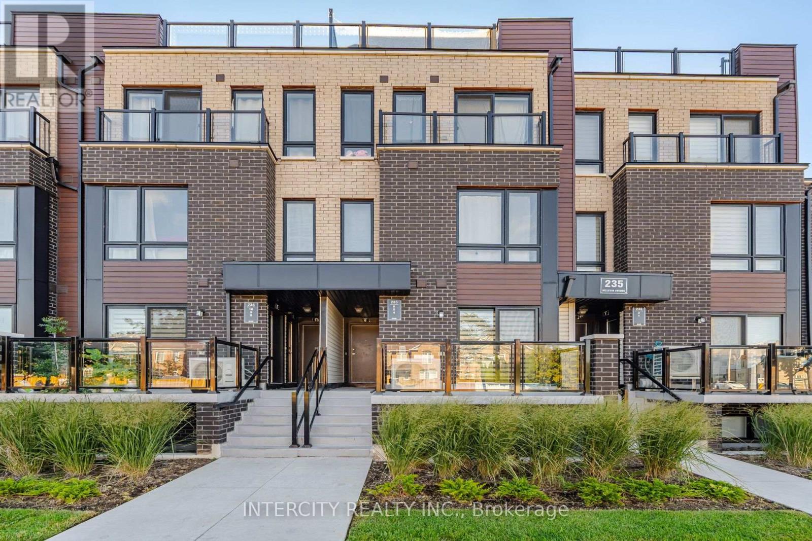 #4 235 MCLEVIN AVENUE - 1