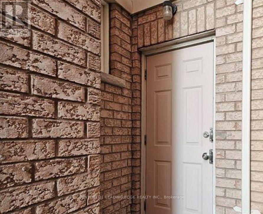 123 KIRKLAND PLACE, Whitby (Williamsburg) — photo 2