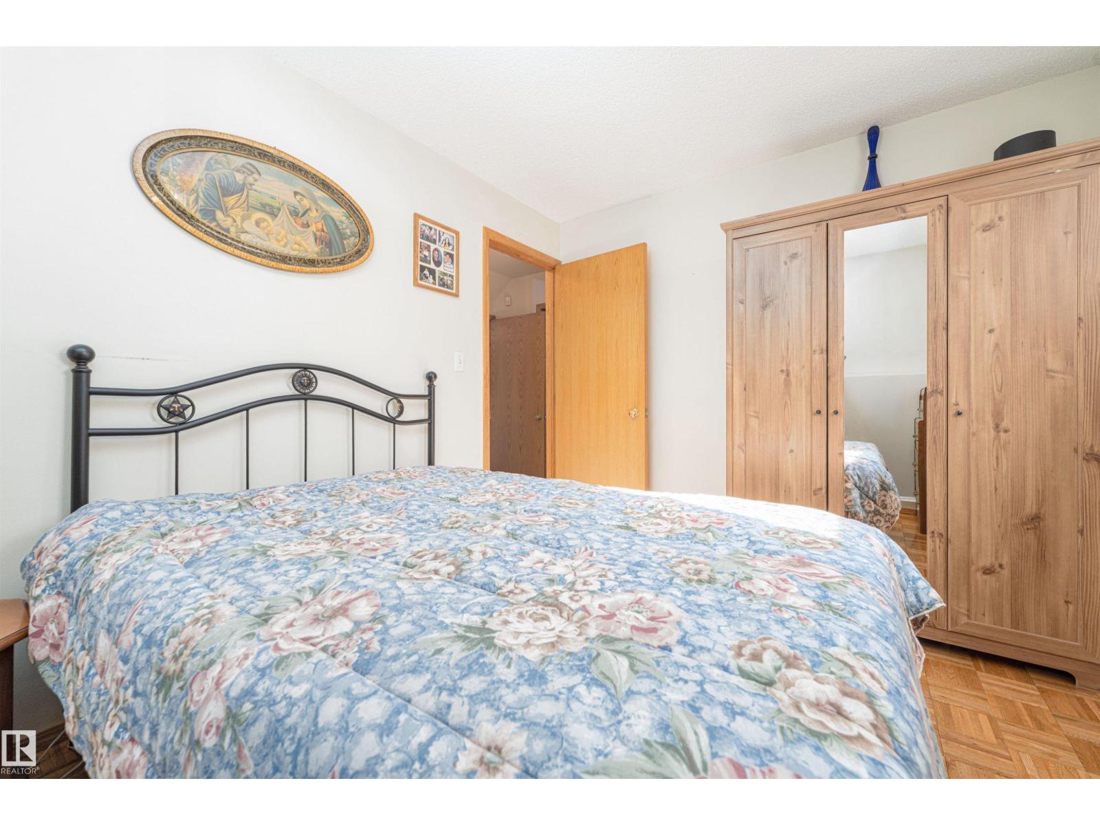 13112 83 ST NW - 22
