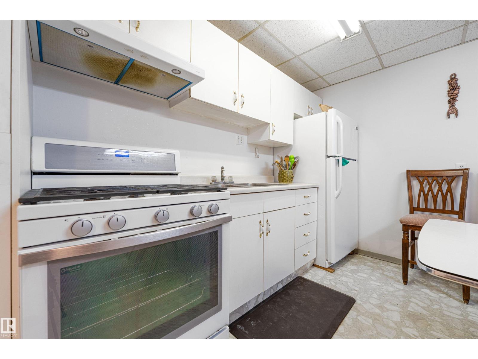 Photo 34