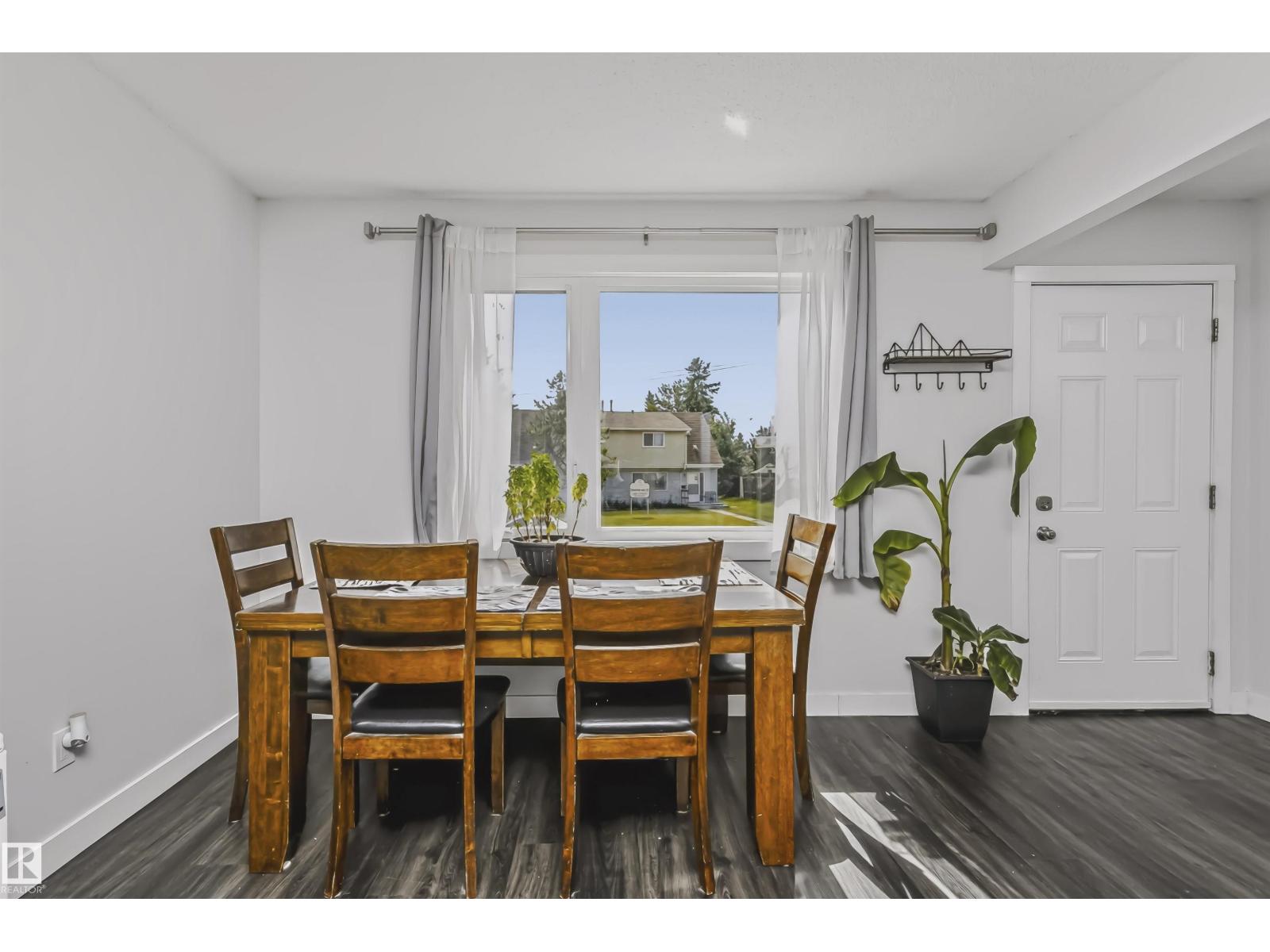 11624 152 AV NW - 17