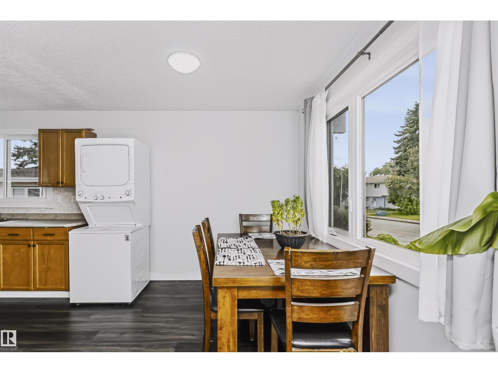 11624 152 AV NW - 16