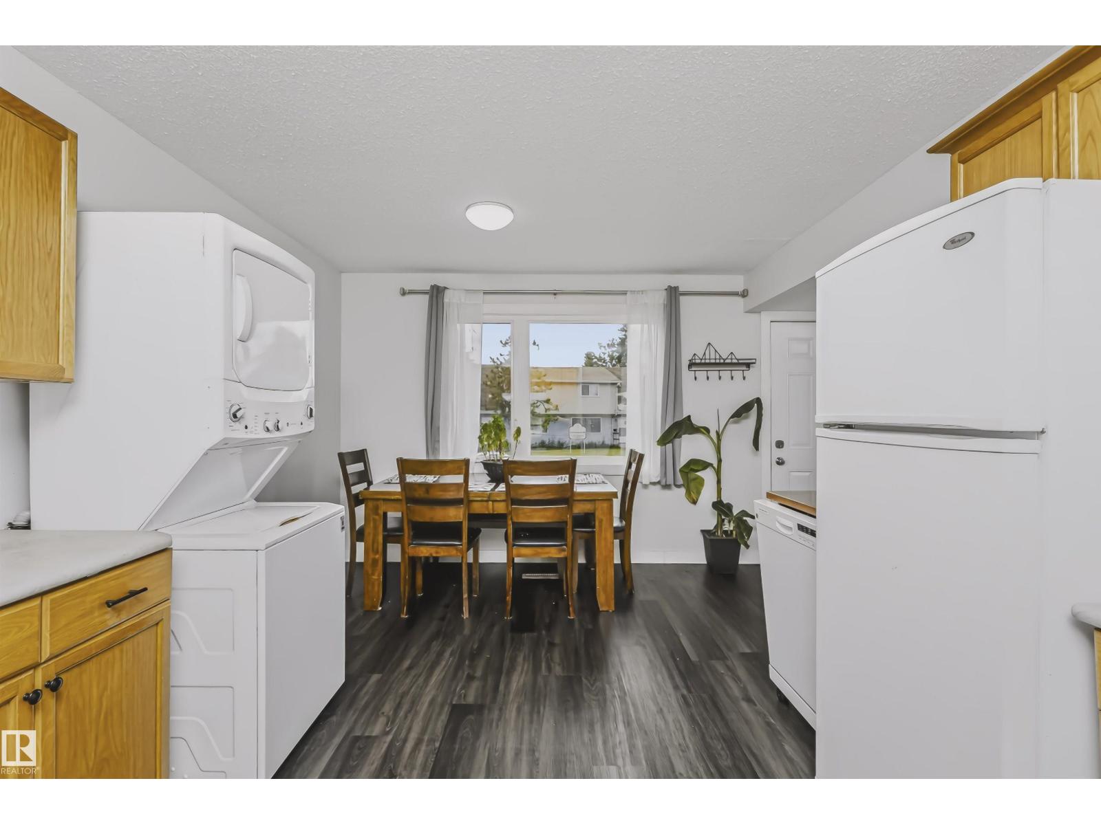 11624 152 AV NW - 12