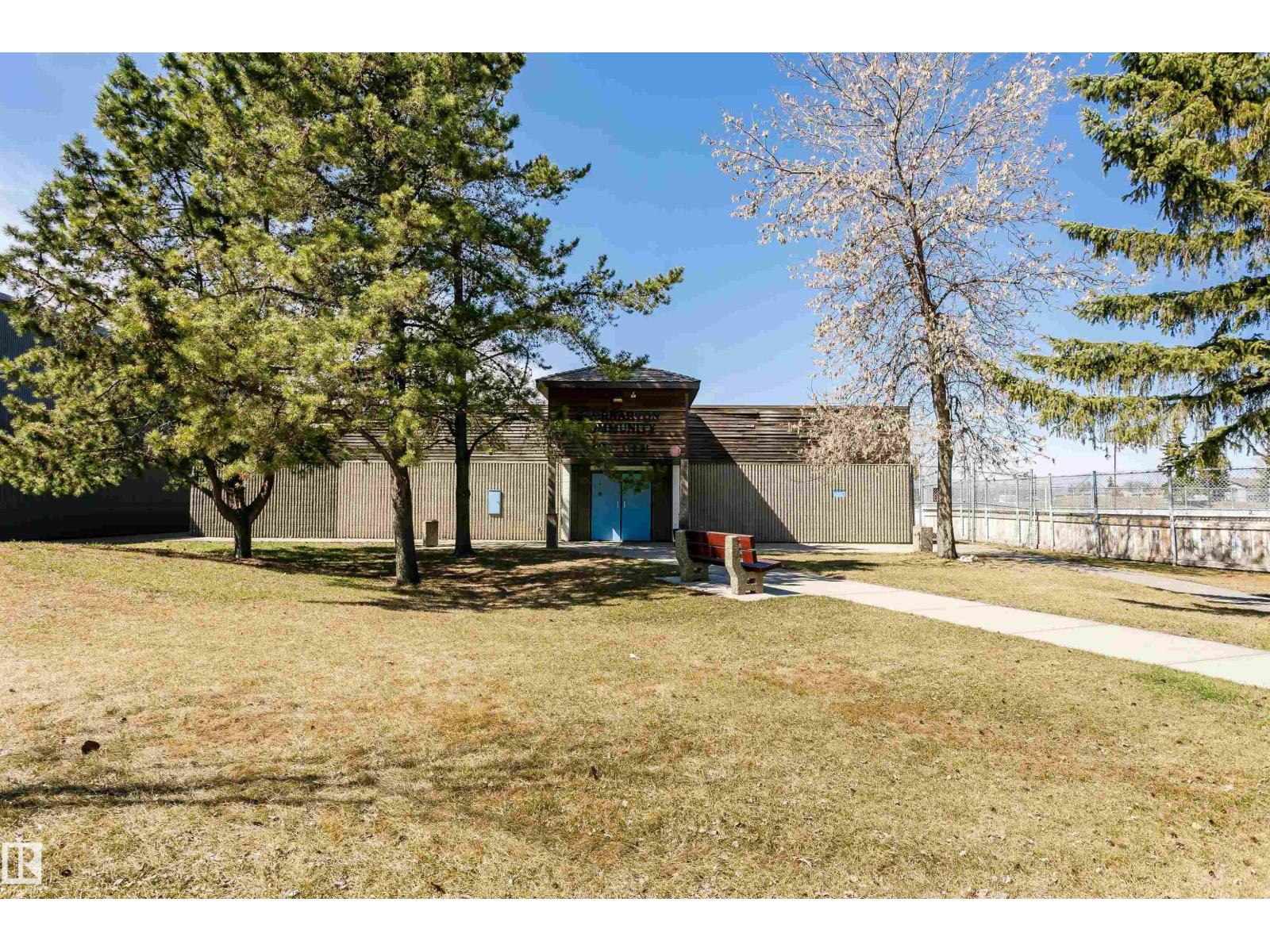 11624 152 AV NW - 64