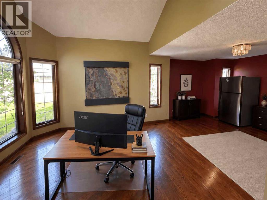 76 Valley Creek Crescent NW - 11